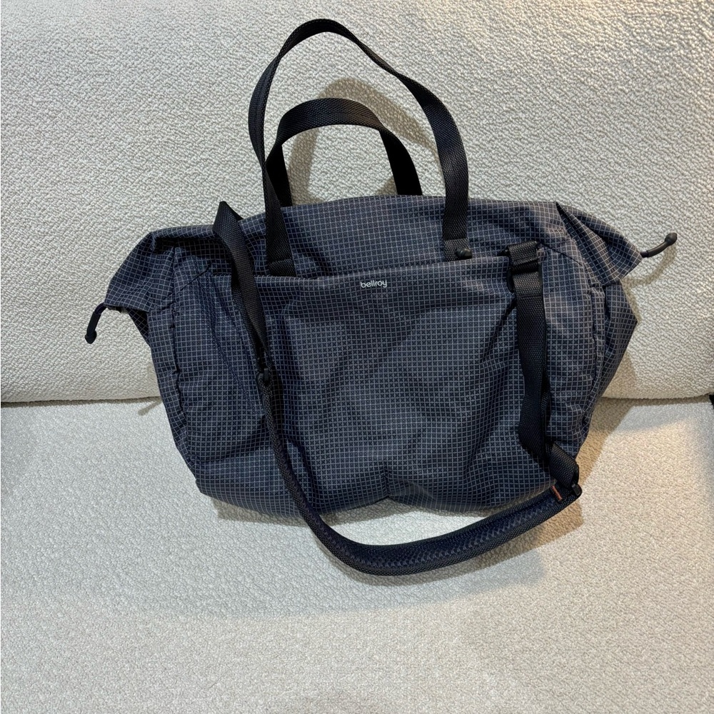 Bellroy 30L Lite Duffel in Arcade Grey